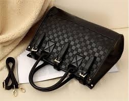 Women’s Checker Board Synthetic Leather Shoulder Handbag
